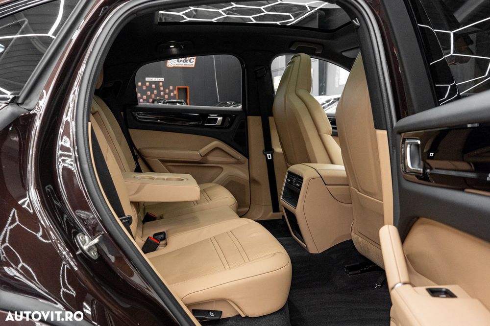 Porsche Cayenne Coupe Standard - 19