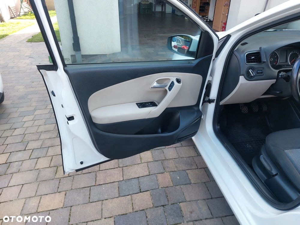 Volkswagen Polo 1.4 16V Highline Optimum - 11