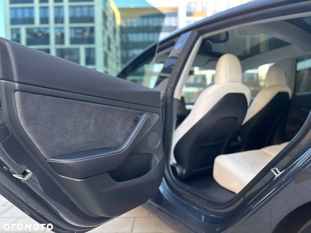 Tesla Model 3 Langstreckenbatterie Allradantrieb Dual Motor - 25