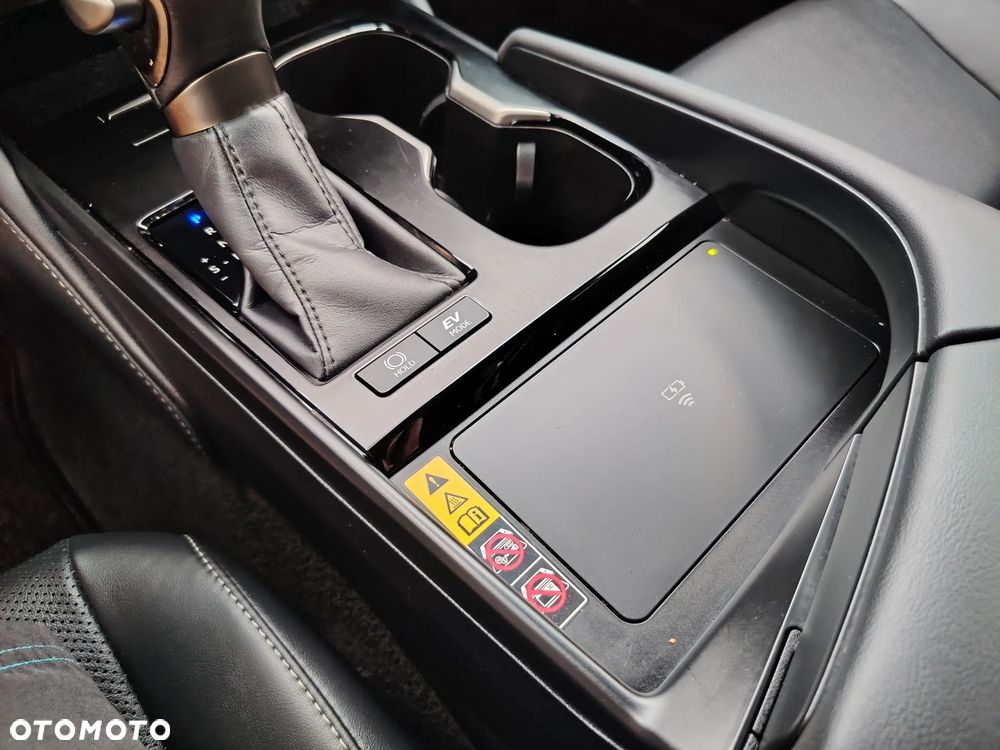 Lexus ES 300h Business Edition - 29