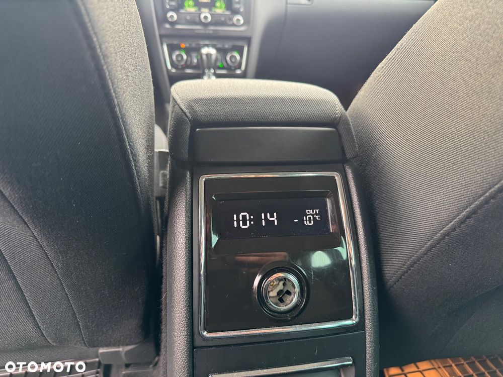 Skoda Superb 2.0 TDI 4x4 DSG Ambition - 14