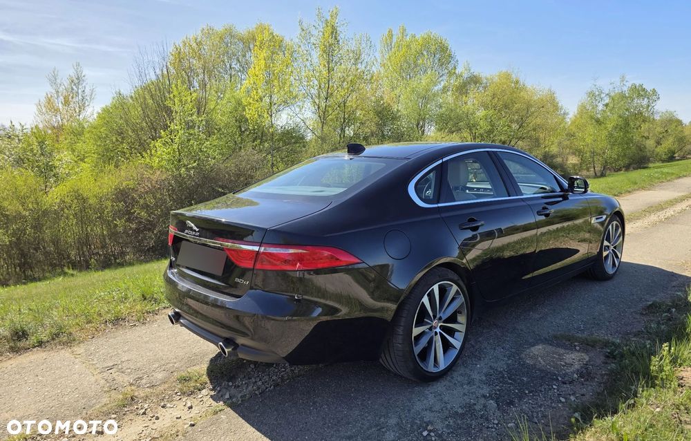Jaguar XF 3.0 TDV6 300 Sport - 2