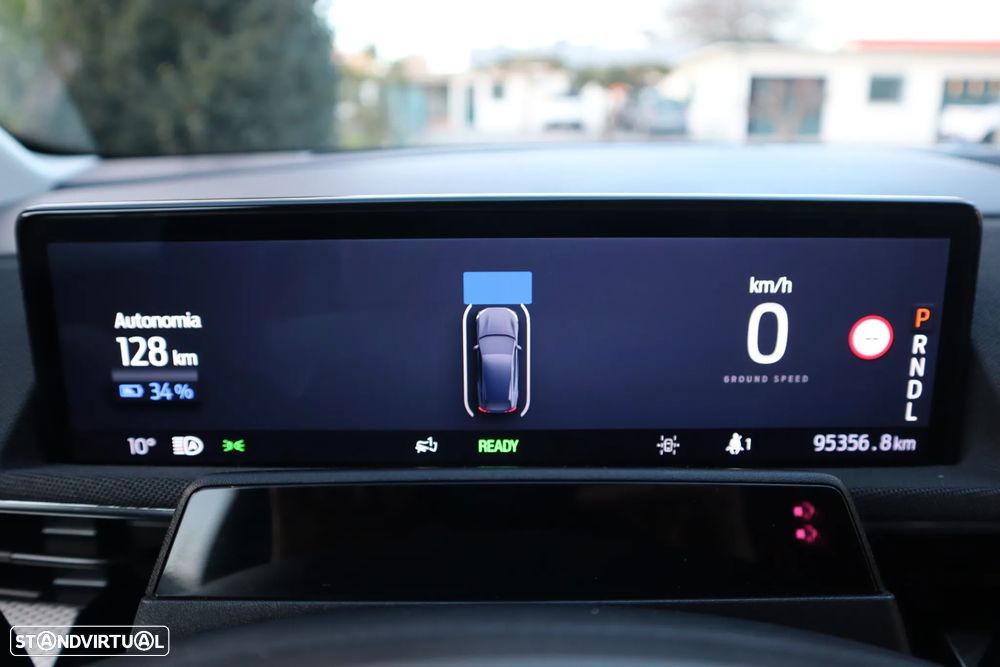 Ford Mustang Mach-E Standard - 36