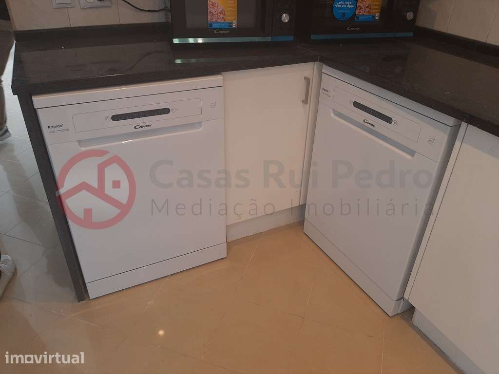 Moradias reconstruídas e reconfiguradas para arrendamento a estudan... - Grande imagem: 3/28