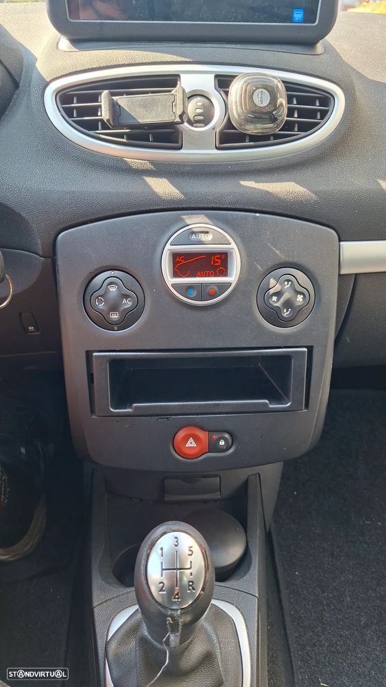Renault Clio Break 1.5 dCi Dynamique S - 24