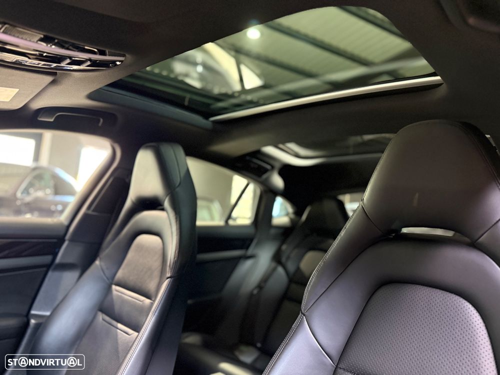 Porsche Panamera 4 E-Hybrid - 23