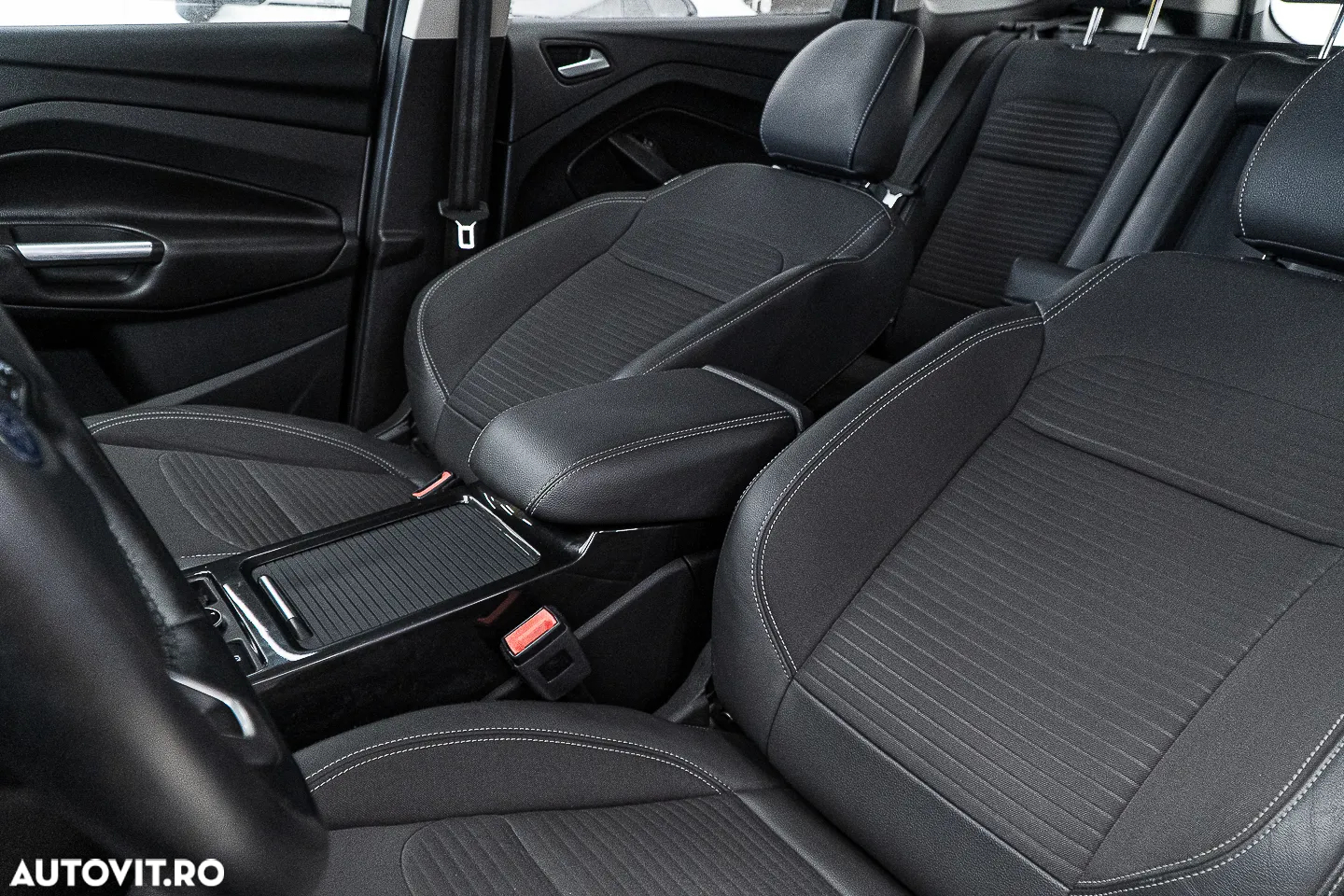 Ford Kuga 2.0 TDCi 4WD Powershift Titanium - 15