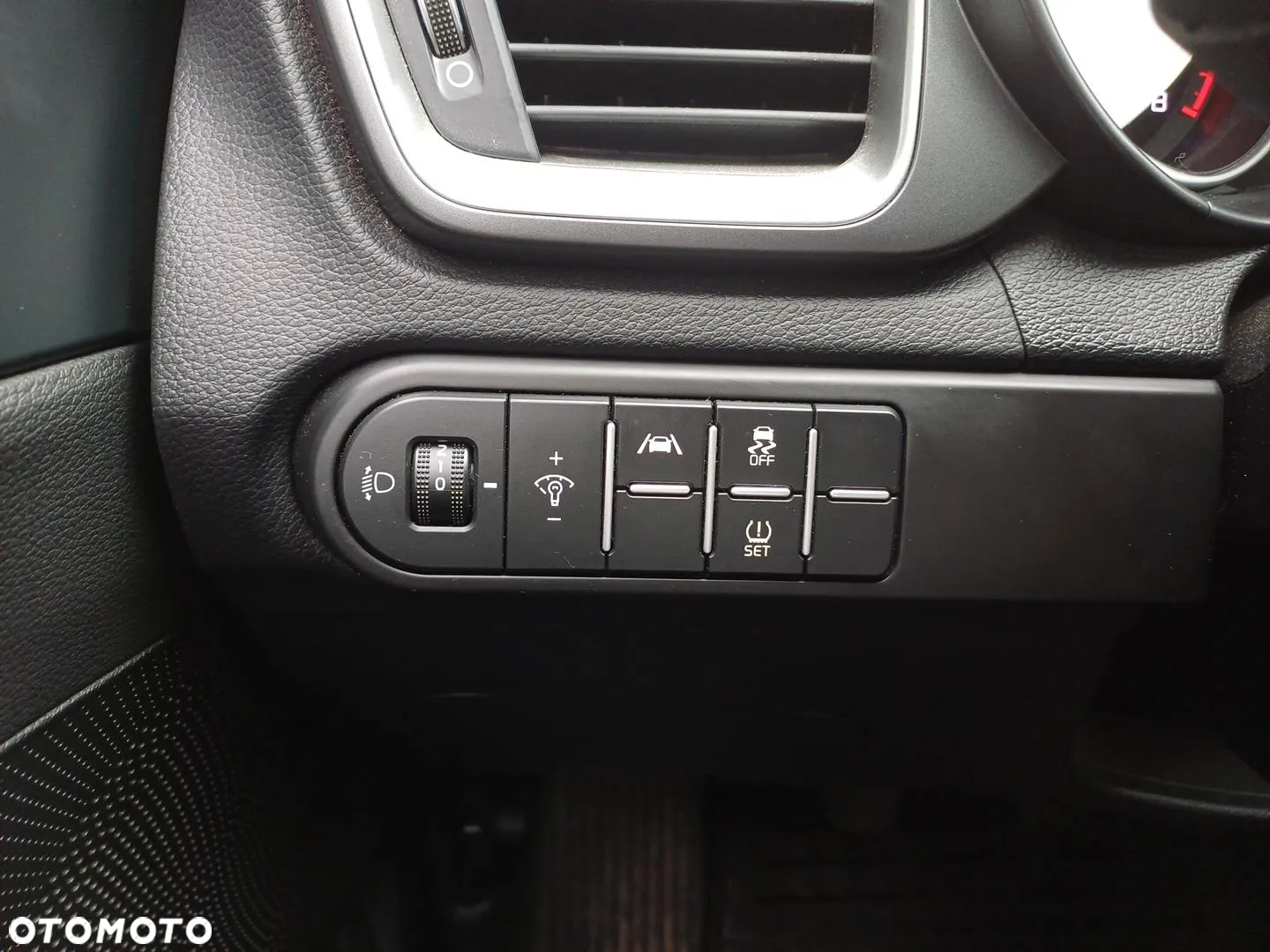 Kia Ceed 1.5 T-GDI M - 20