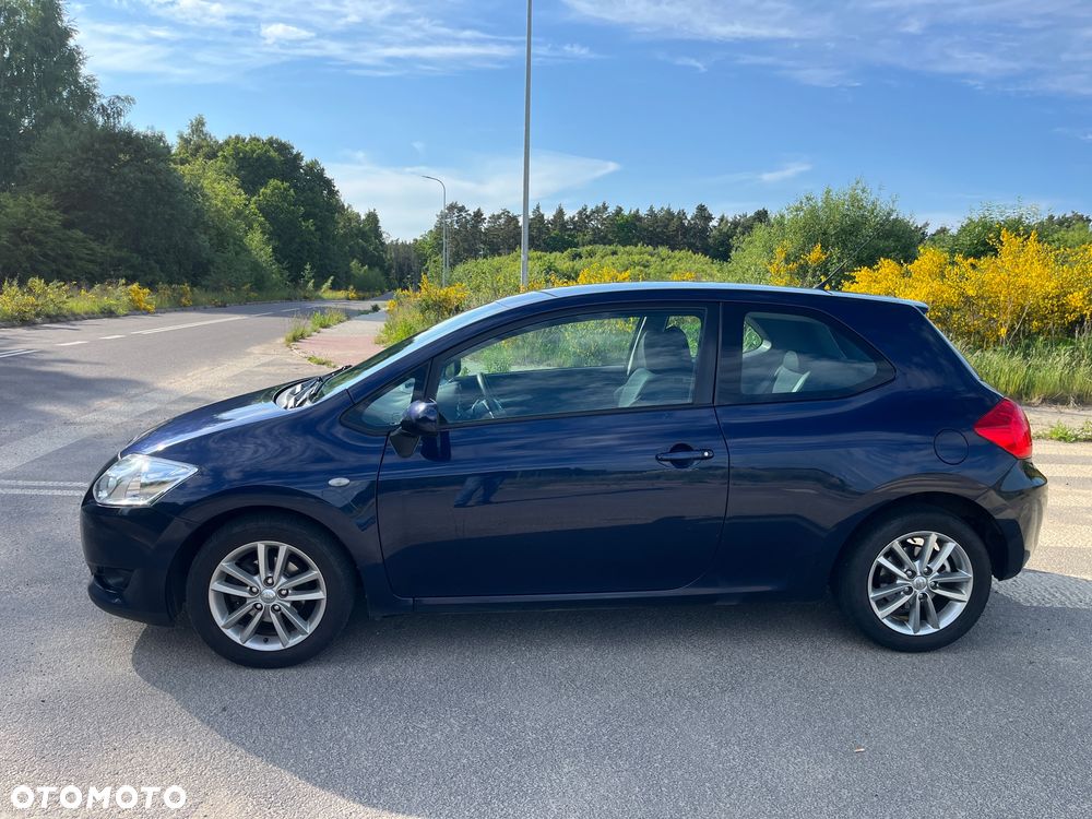 Toyota Auris 1.6 VVT-i Team - 1