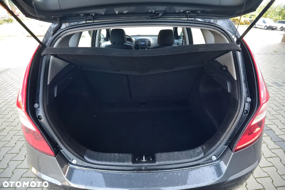 Hyundai i30 1.6 CRDi Comfort - 34