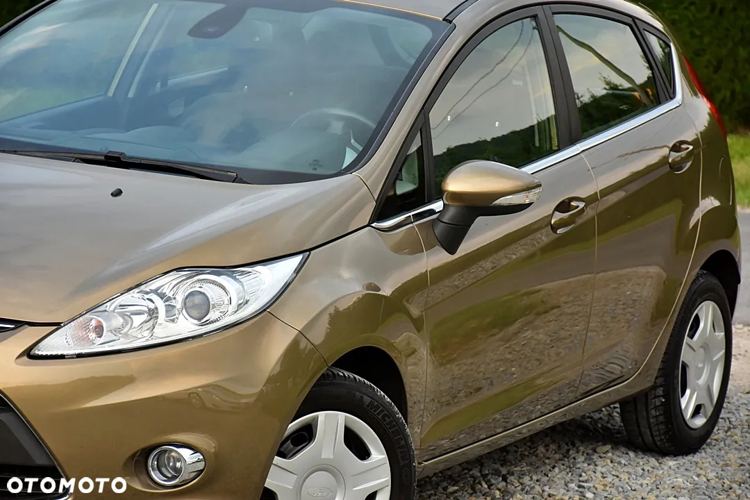 Ford Fiesta 1.4 Ghia - 10