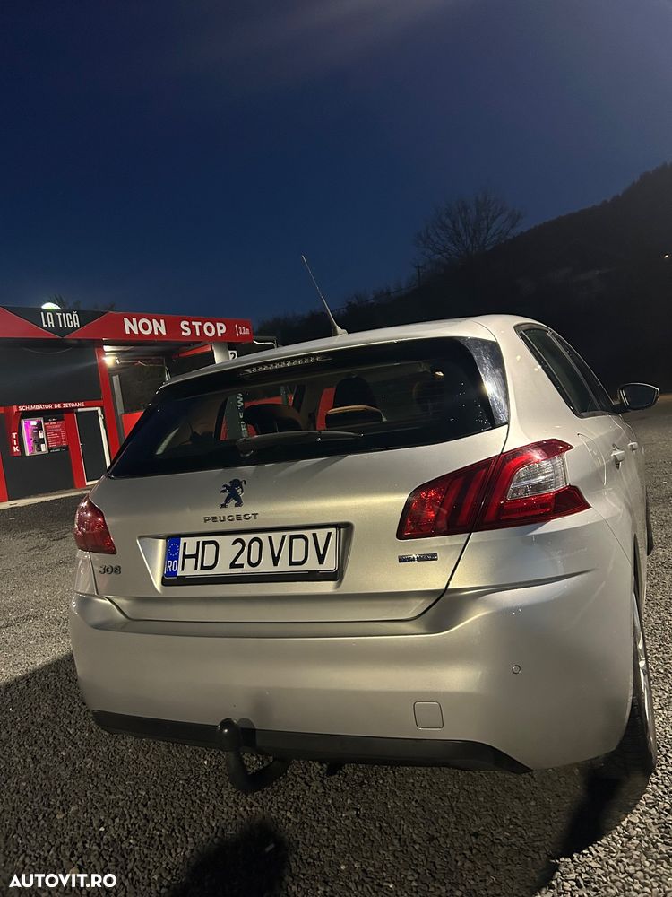 Peugeot 308 1.2 L PureTech Turbo Access - 27