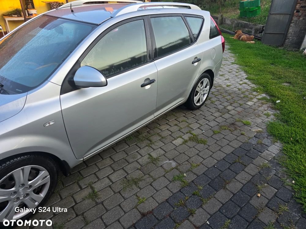 Kia Ceed 2.0 crdi Comfort + - 2