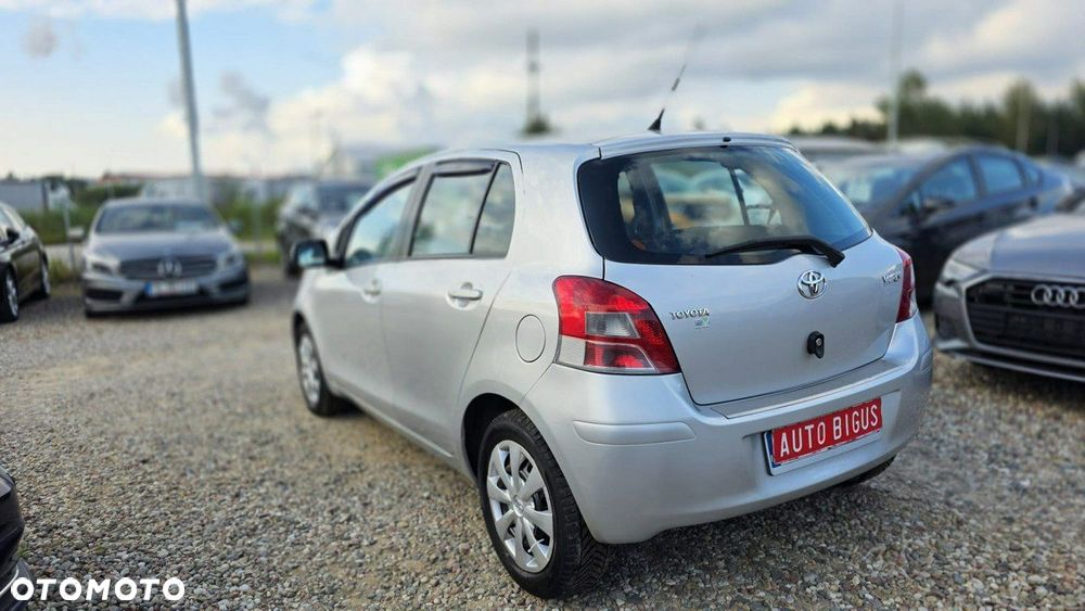 Toyota Yaris - 8
