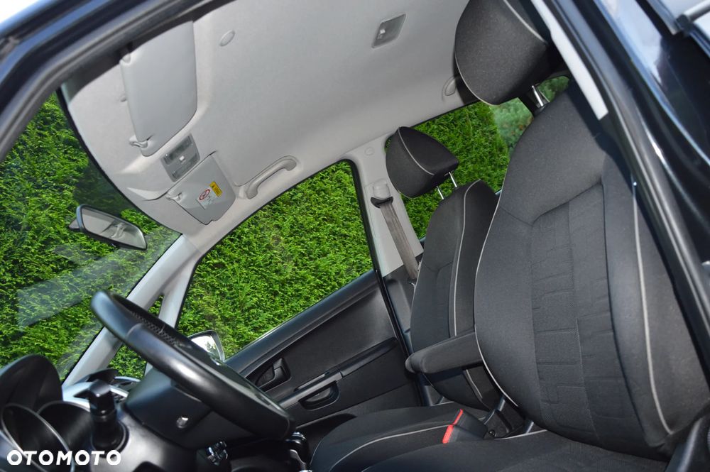 Kia Venga 1.6 CVVT Dream Team Edition - 11