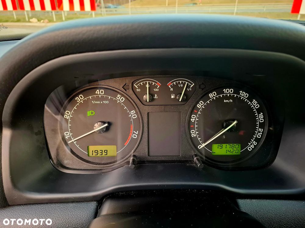 Skoda Octavia 1.6 Tour - 29