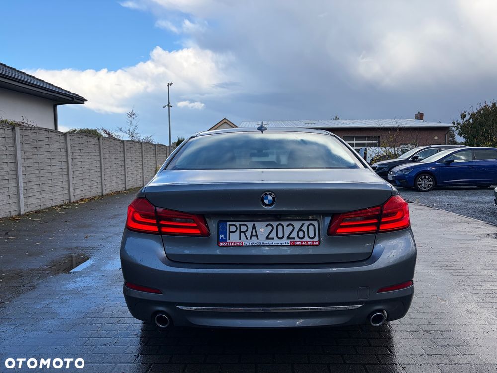 BMW Seria 5 530i GPF Luxury Line sport - 6