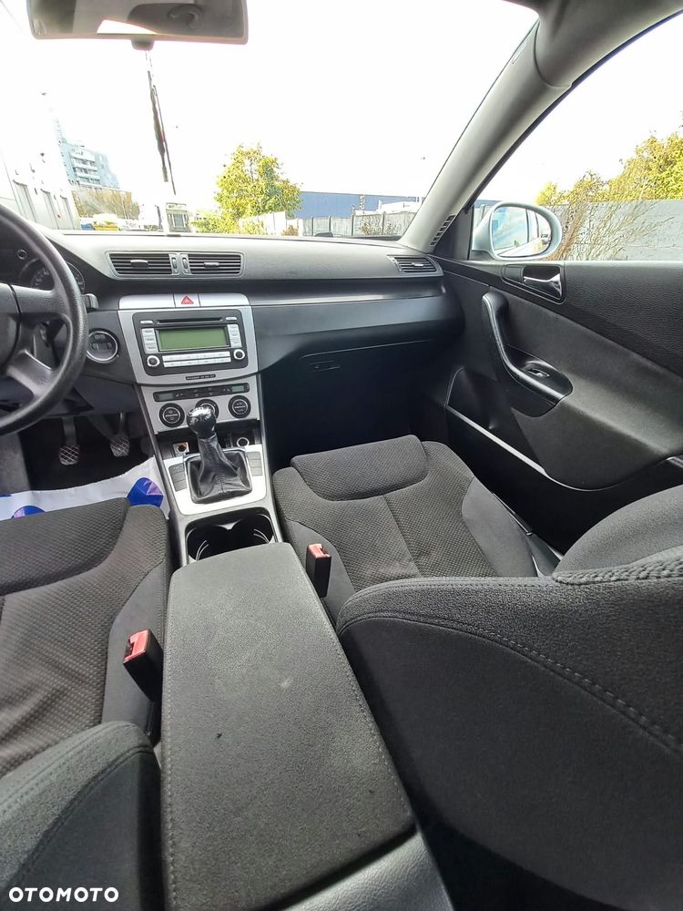 Volkswagen Passat - 22