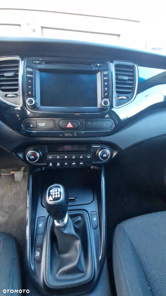 Kia Carens 1.7 CRDi Business Line - 14