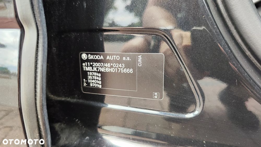 Skoda Octavia 2.0 TDI DSG RS - 34