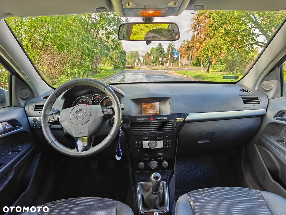 Opel Astra 1.6 Essentia - 9