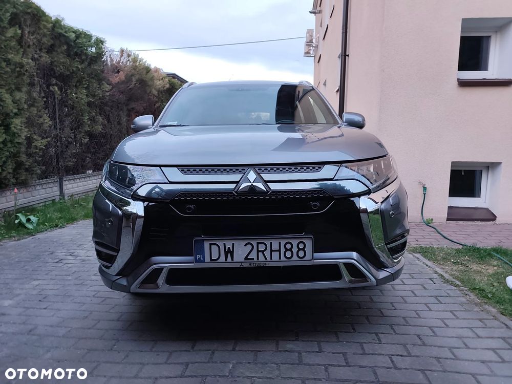 Mitsubishi Outlander - 12