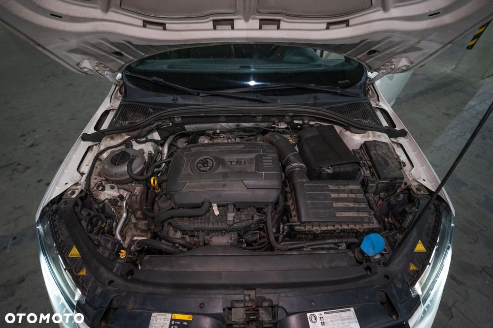 Skoda Octavia 2.0 TSI RS - 28