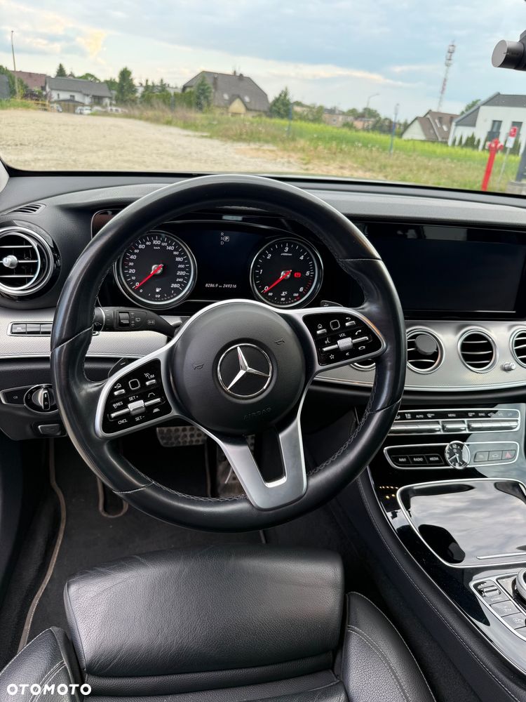 Mercedes-Benz Klasa E 220 d Business Edition 9G-TRONIC - 16