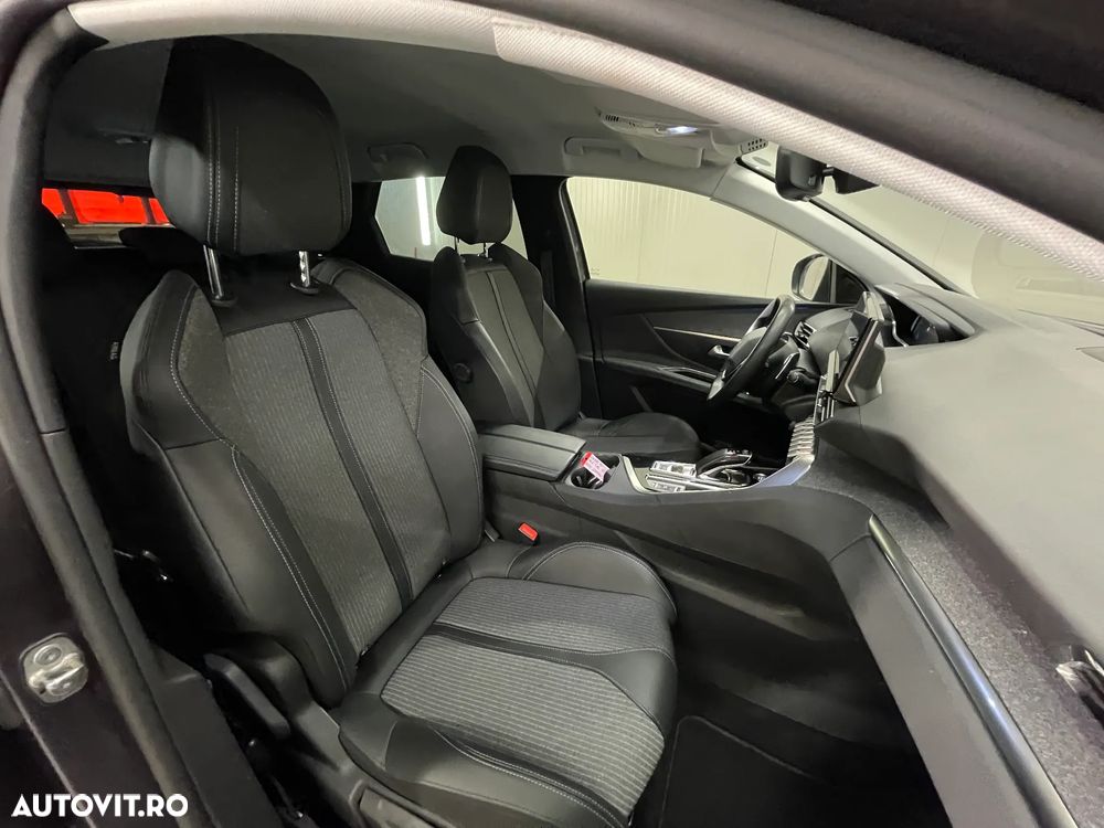Peugeot 3008 225 e-EAT8 Allure Pack - 11