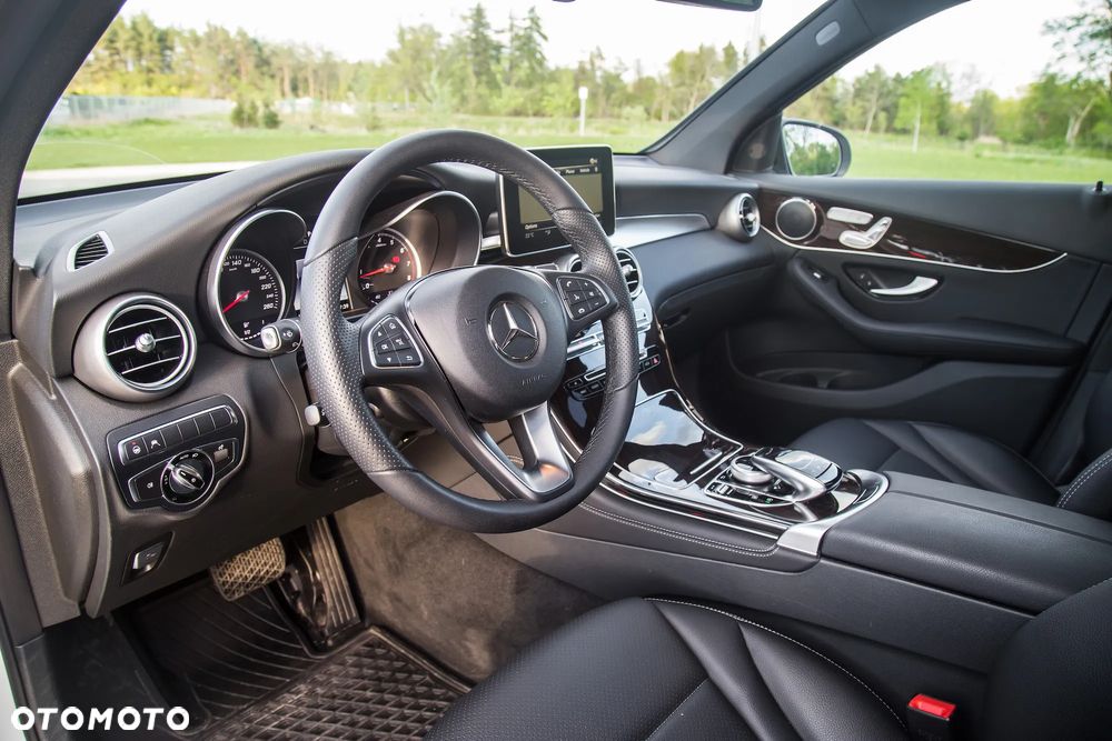 Mercedes-Benz GLC 300 4Matic 9G-TRONIC - 10