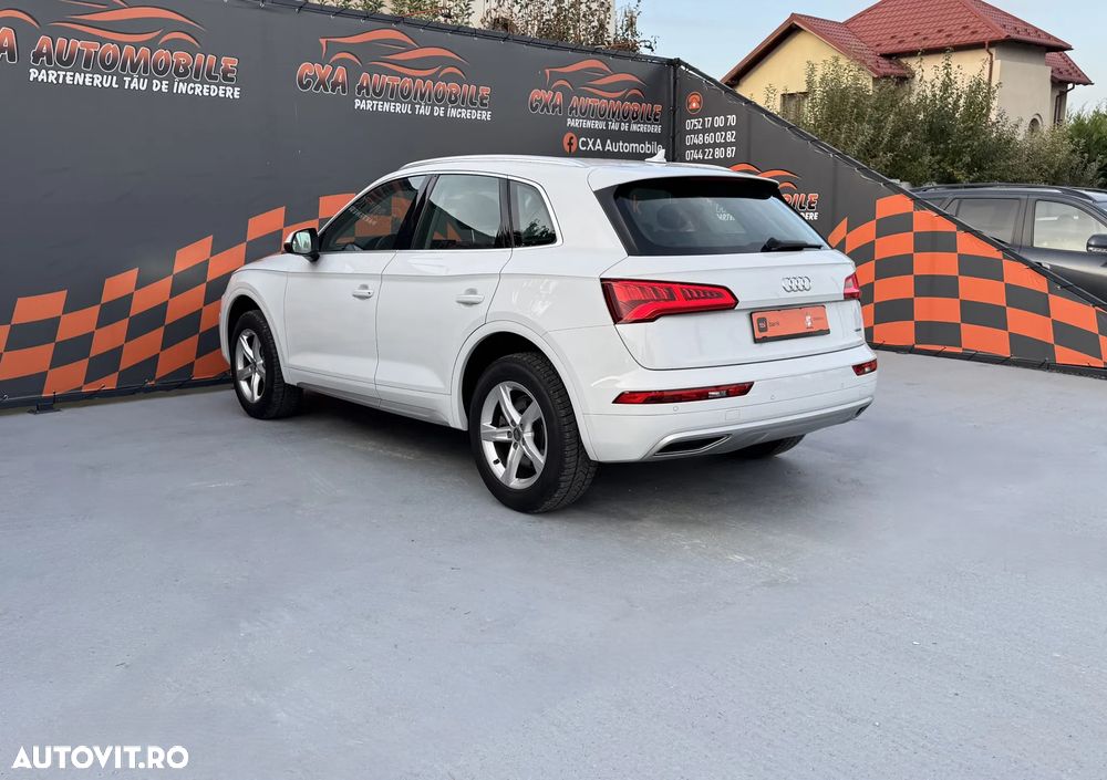 Audi Q5 2.0 40 TDI quattro S tronic Design - 4