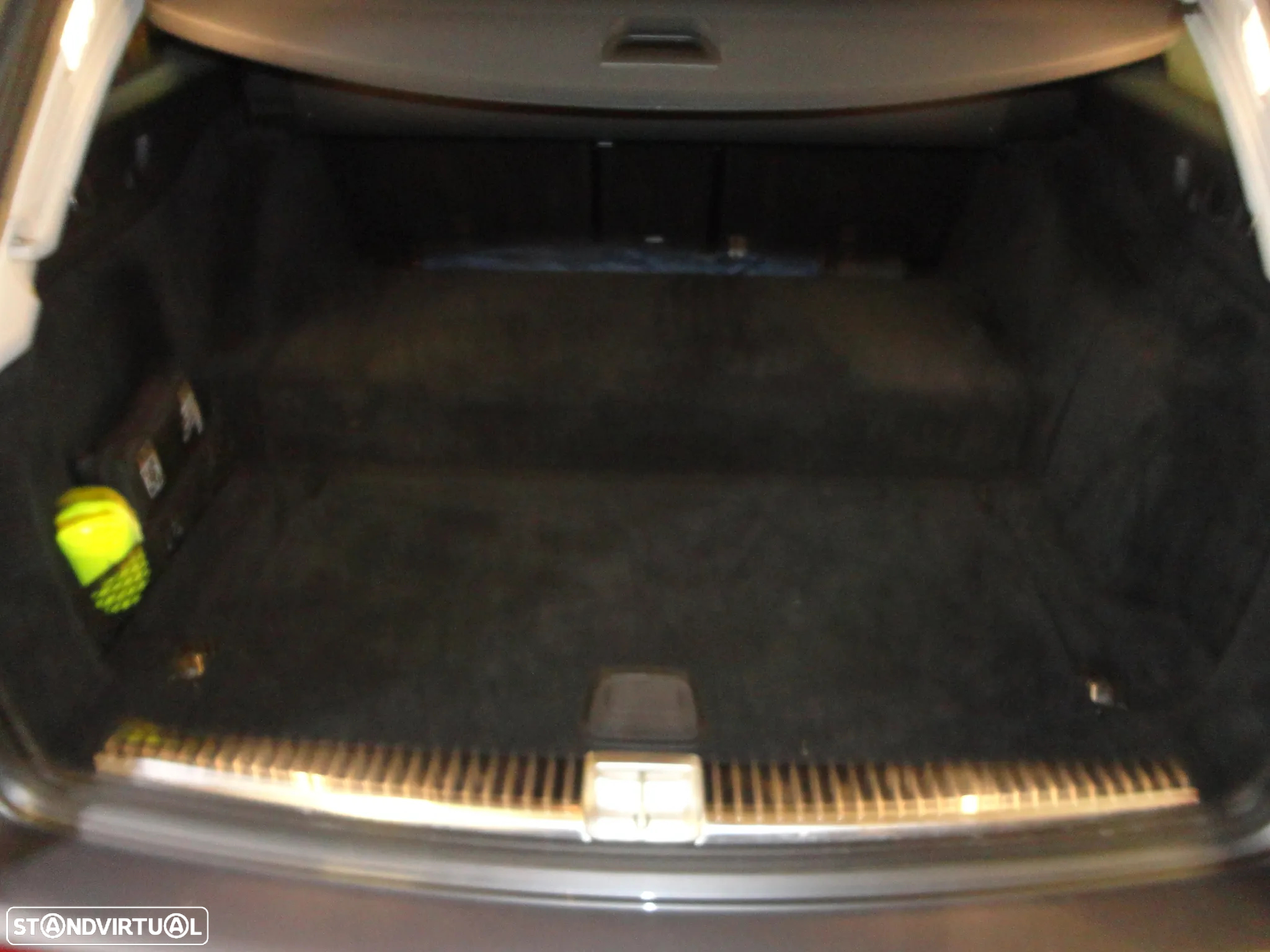 Mercedes-Benz E 300 de Avantgarde - 19