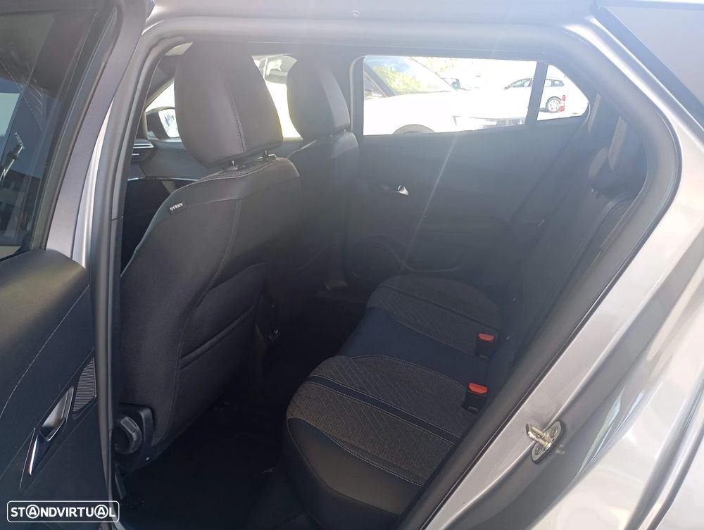 Peugeot 2008 - 8