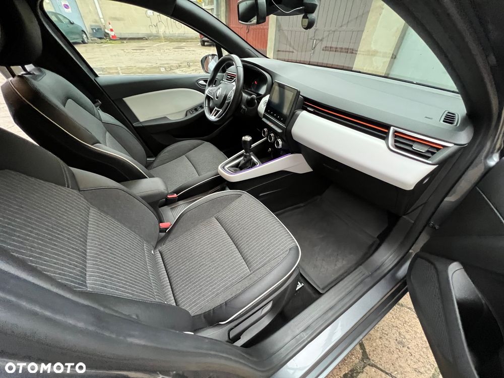 Renault Clio - 17