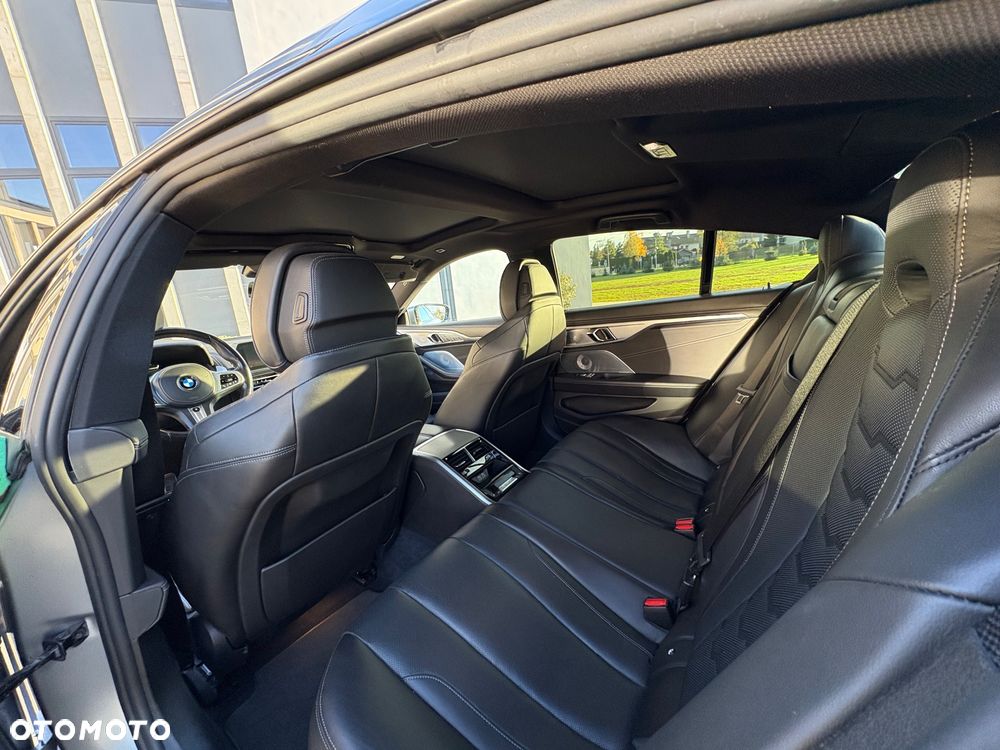 BMW Seria 8 - 16