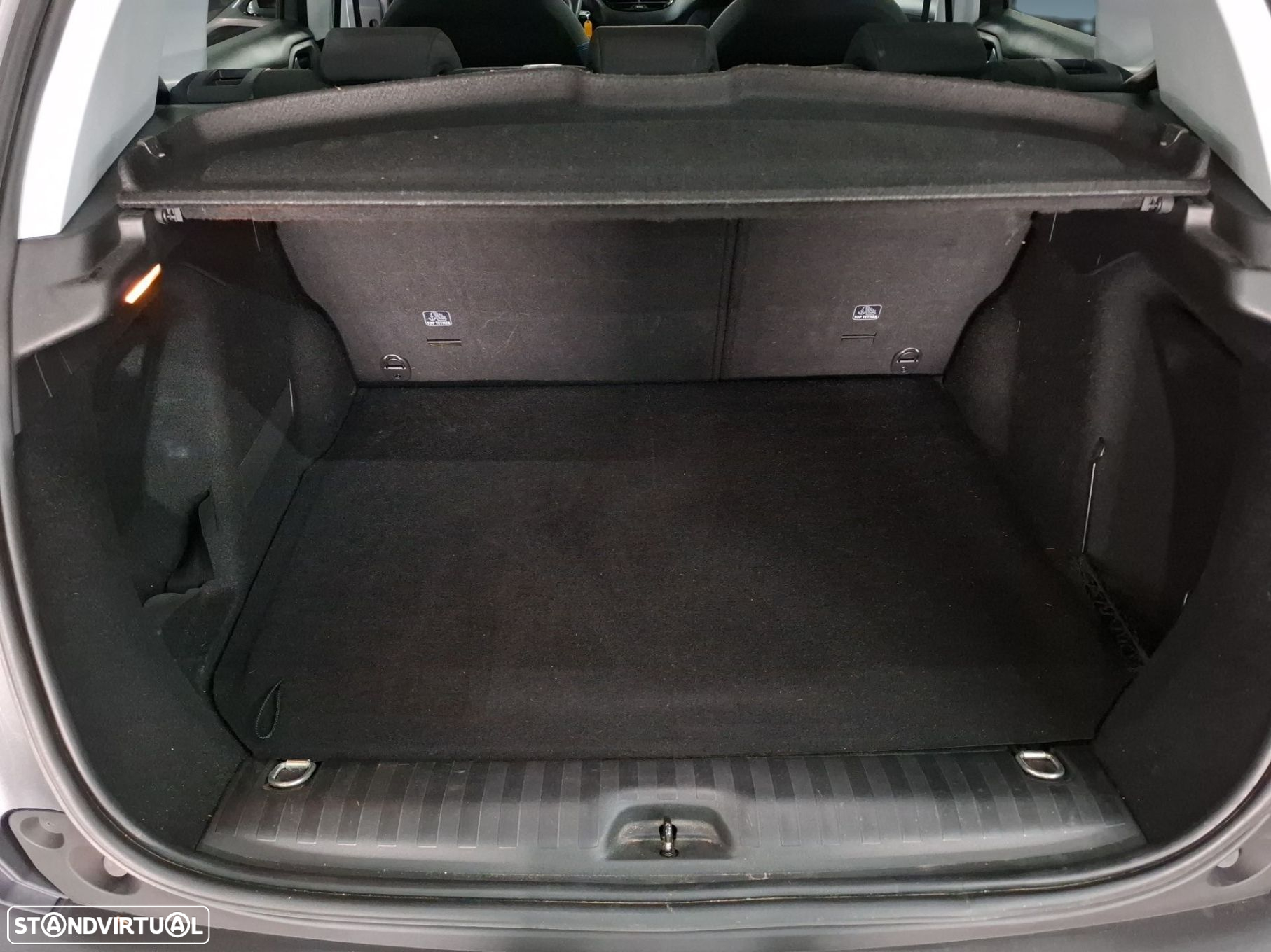 Peugeot 2008 1.6 BlueHDi Style - 23