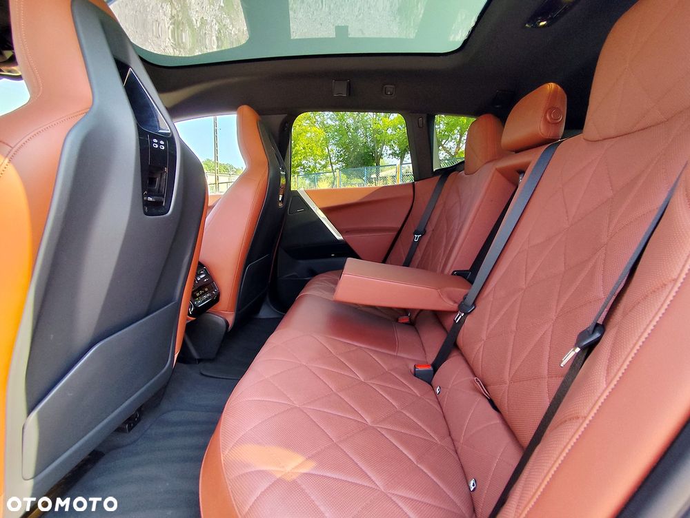 BMW iX xDrive40 76.6kWh Essence - 8
