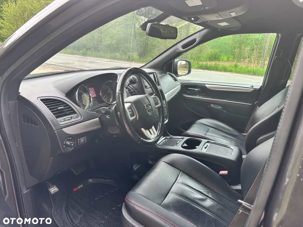 Dodge Grand Caravan 3.6 R/T - 8