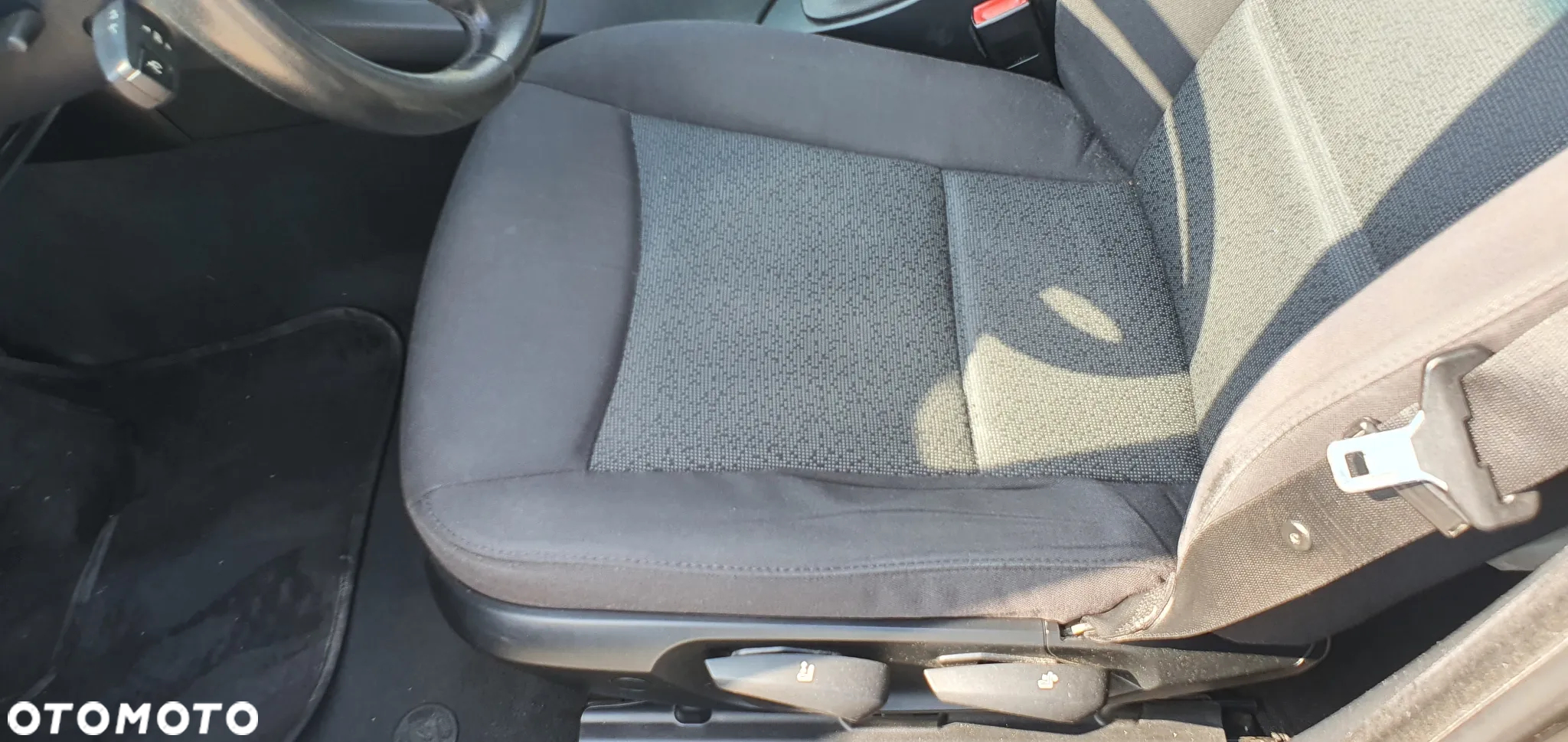 BMW Seria 3 318d - 12