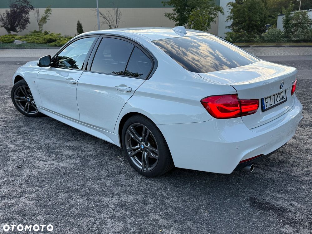 BMW Seria 3 318i M Sport - 4
