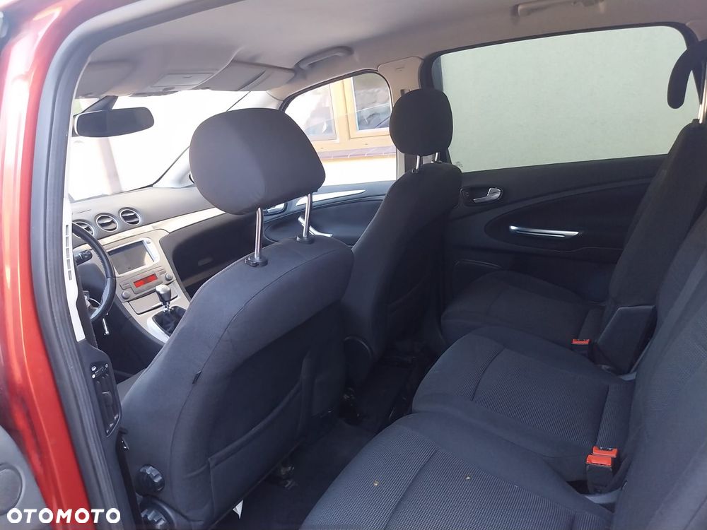 Ford S-Max - 17