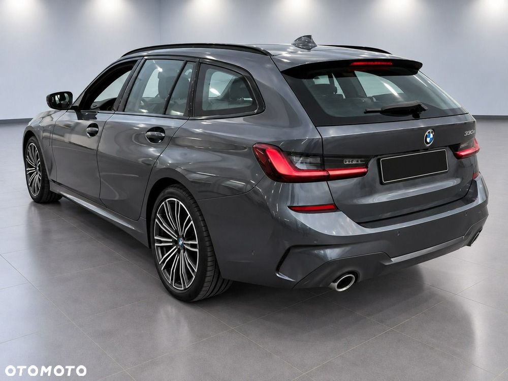 BMW Seria 3 330e M Sport - 3