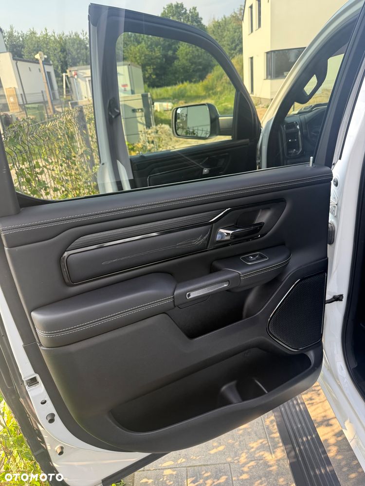 RAM 1500 5.7 Crew Cab Limited - 11