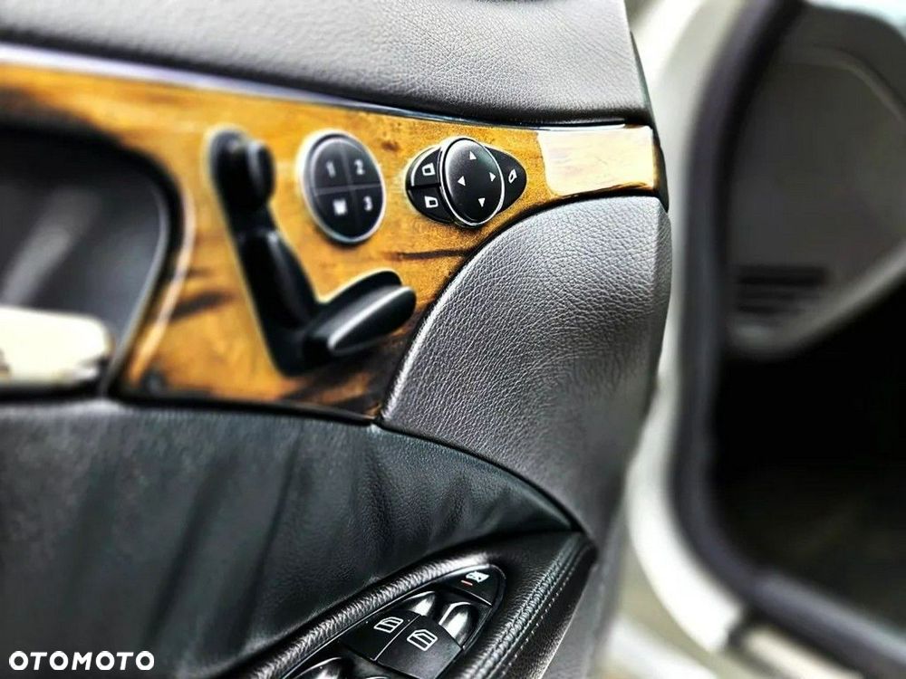 Mercedes-Benz Klasa E 500 T Avantgarde - 21