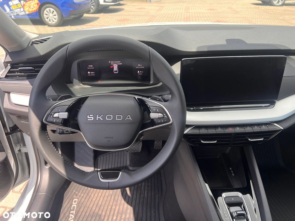 Skoda Octavia 2.0 TDI Drive Essence DSG - 6