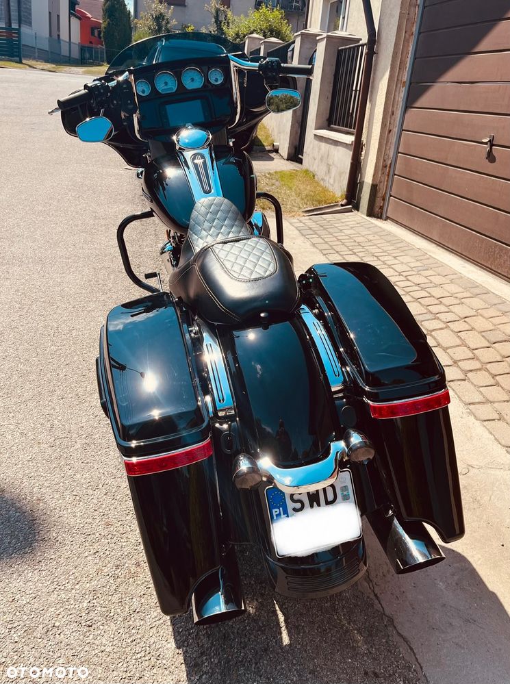Harley-Davidson Touring Street Glide - 22