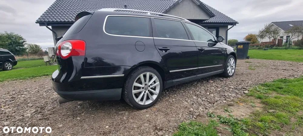 Volkswagen Passat Variant 3.2 V6 FSI 4Motion DSG Highline - 3
