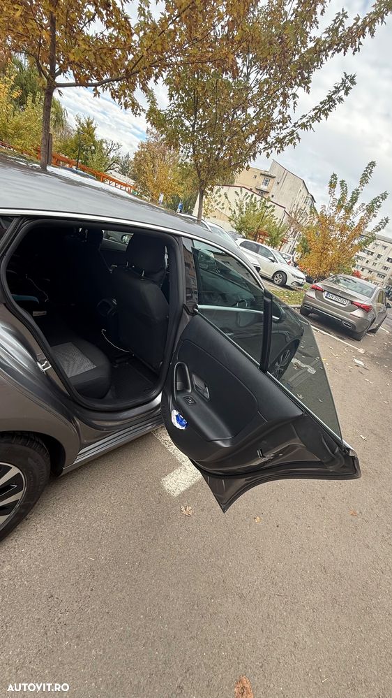 Mercedes-Benz CLA - 17