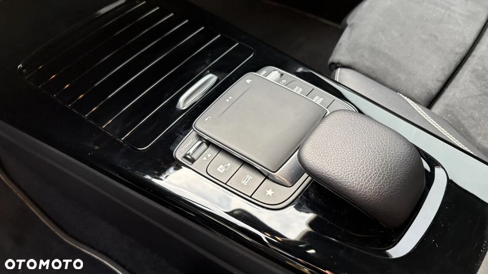 Mercedes-Benz Klasa A 180 AMG Line 7G-DCT - 7