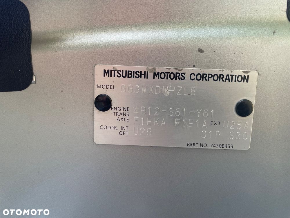 Mitsubishi Outlander - 20